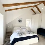Mikula And Cvita Stone House Appartement *