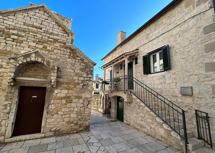Apartment Mikula And Cvita Stone House