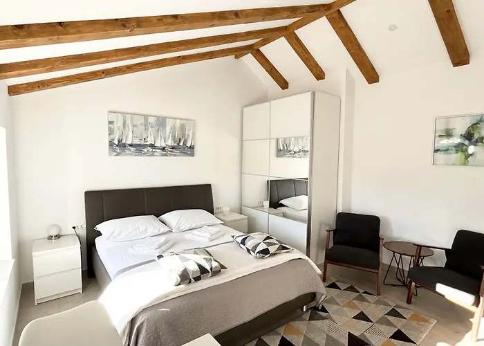 Apartment Mikula And Cvita Stone House