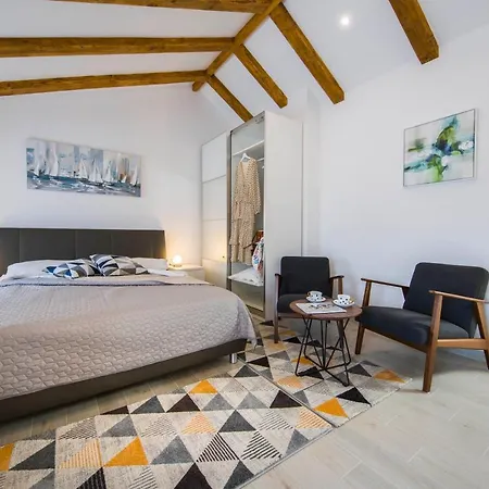 Mikula And Cvita Stone House *