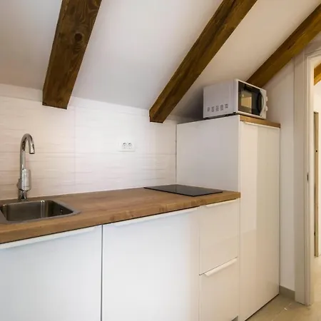 דירה Mikula And Cvita Stone House