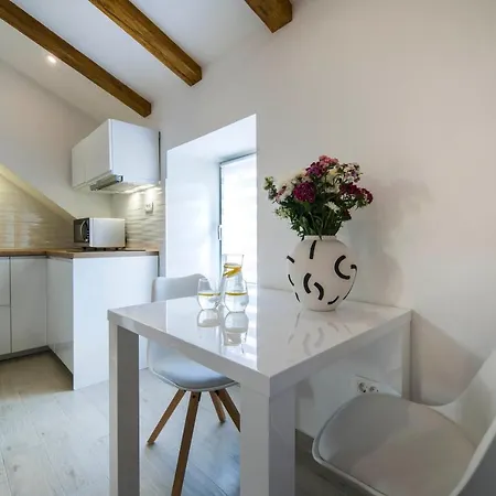 Mikula And Cvita Stone House * ספליט