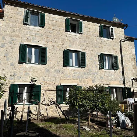 דירה Mikula And Cvita Stone House