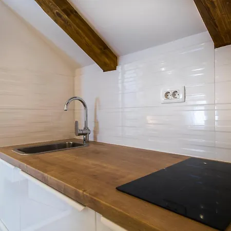 Mikula And Cvita Stone House شقة سبليت